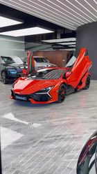 Lamborghini Revuelto