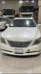 Lexus LS رابعاً
