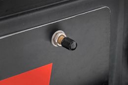 ROU-10005, Rough Country Air Spring Kits for 2007-2018 SIERRA 1500, SILVERADO 1500 - 10005 في الإمارات, دبي. Condition - new. Price 1,680 AED. Photo, seller contacts | AUTO.AE