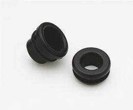 MRG-6376, Mr. Gasket Valve Cover Grommets 6376 في الإمارات, دبي. Condition - new. Price 40 AED. Photo, seller contacts | AUTO.AE