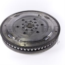 LUK-DMF020, LuK Clutch DMF 130-Tooth Flywheel 4150086100 في الإمارات, دبي. Condition - new. Price 3,700 AED. Photo, seller contacts | AUTO.AE
