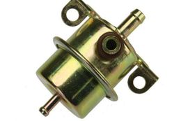 URO-014465, URO Parts Fuel Pressure Regulators 94411019803 في الإمارات, دبي. Condition - new. Price 310 AED. Photo, seller contacts | AUTO.AE