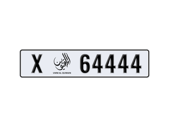 أم القيوين • سيارة خاصة