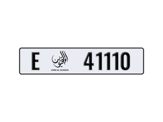 أم القيوين • سيارة خاصة