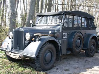 Horch Catalog. All Models, Trims & Prices | AUTO.AE