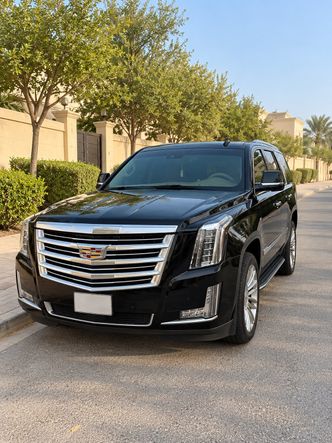 ⁦Cadillac Escalade رابعاً⁩