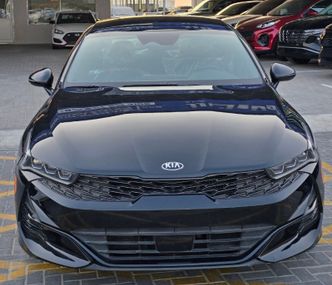 Kia K5 ثالثاً