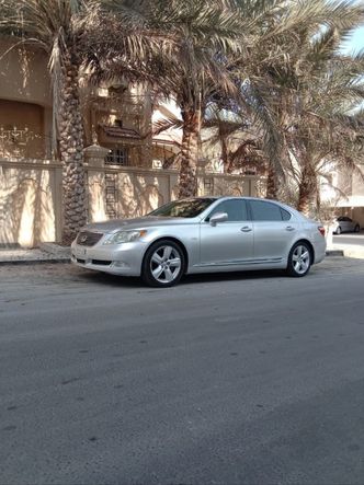 ⁦Lexus LS رابعاً⁩