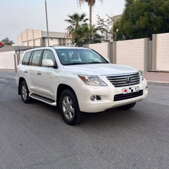 ⁦Lexus LX III⁩