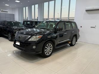 ⁦Lexus LX III⁩