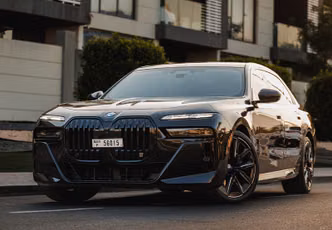 BMW 7 Series 740i سابعاً (G70)