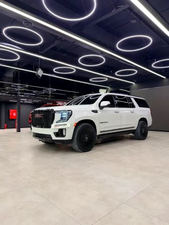 GMC Yukon V
