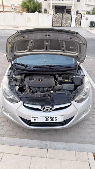 ⁦Hyundai Elantra ف (دكتوراه في الطب)⁩