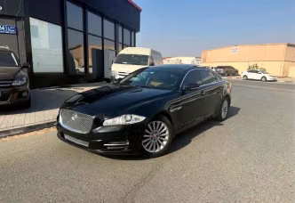 Jaguar XJ IV (X351)