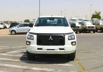 Mitsubishi L200 سادساً