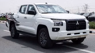 ⁦Mitsubishi L200 سادساً⁩