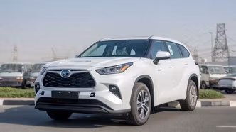 Toyota Highlander IV (U70)