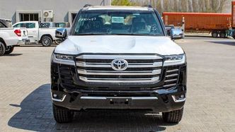 ⁦Toyota Land Cruiser السلسلة 300⁩