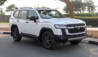 Toyota Land Cruiser i-FORCE MAX السلسلة 300
