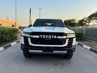 Toyota Land Cruiser i-FORCE MAX السلسلة 300