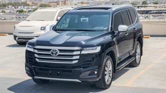 ⁦Toyota Land Cruiser السلسلة 300⁩