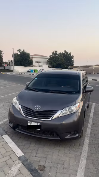 Toyota Sienna III Facelift