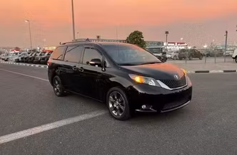 Toyota Sienna III