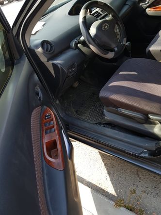 ⁦Toyota Yaris II⁩