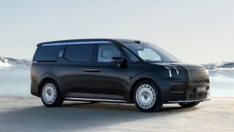 Zeekr 009 أنا فيس ليفت