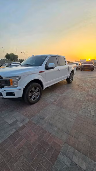 Ford F-150 تجميل الوجه الثالث عشر