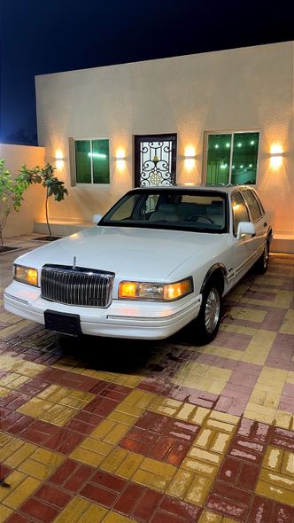 Lincoln Town Car II