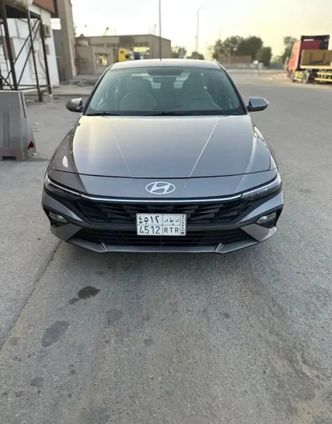 Hyundai Elantra عملية فيس ليفت VII (CN7)