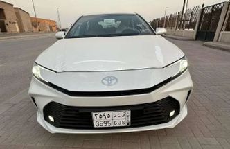 Toyota Camry IX (XV80)