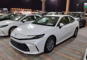 Toyota Camry IX (XV80)
