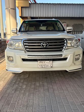 Toyota Land Cruiser 200 Series 200 Series Facelift 1