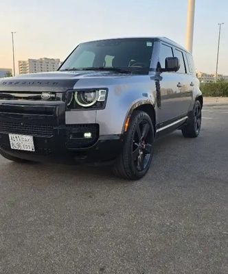 Land Rover Defender 110 ثانياً