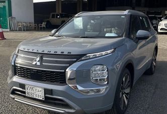 Mitsubishi Outlander رابعاً