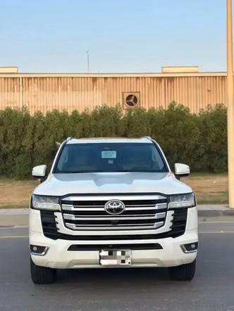 Toyota Land Cruiser السلسلة 300