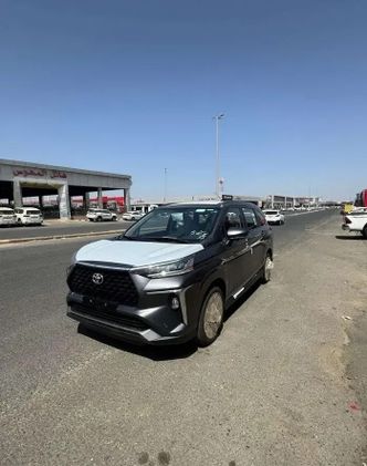 ⁦Toyota Veloz⁩