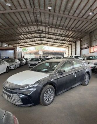 Toyota Camry IX (XV80)