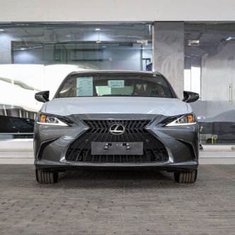 Lexus ES فيس ليفت السابع