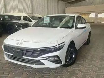 Hyundai Elantra عملية فيس ليفت VII (CN7)