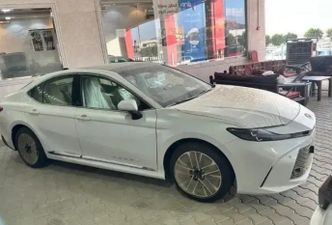 Toyota Camry التاسع (XV80)
