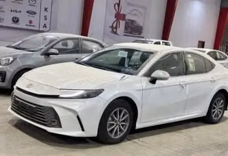 Toyota Camry IX (XV80)