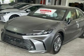 Toyota Camry IX (XV80)