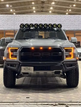 Ford F-150 تجميل الوجه الثالث عشر