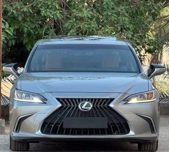 Lexus ES 300h VII (XZ10) Facelift