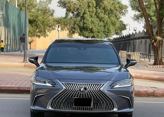 Lexus ES 250 سابعاً
