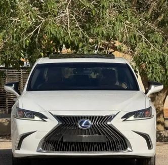 Lexus ES 300h VII (XZ10)