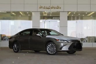 ⁦Lexus ES فيس ليفت السابع⁩
